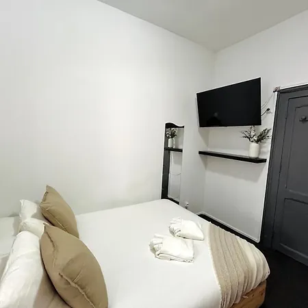 Cost Arroios Guest house Lisbon